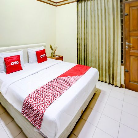 Oyo 90066 Tobana Pejaten House Jakarta Buitenkant foto