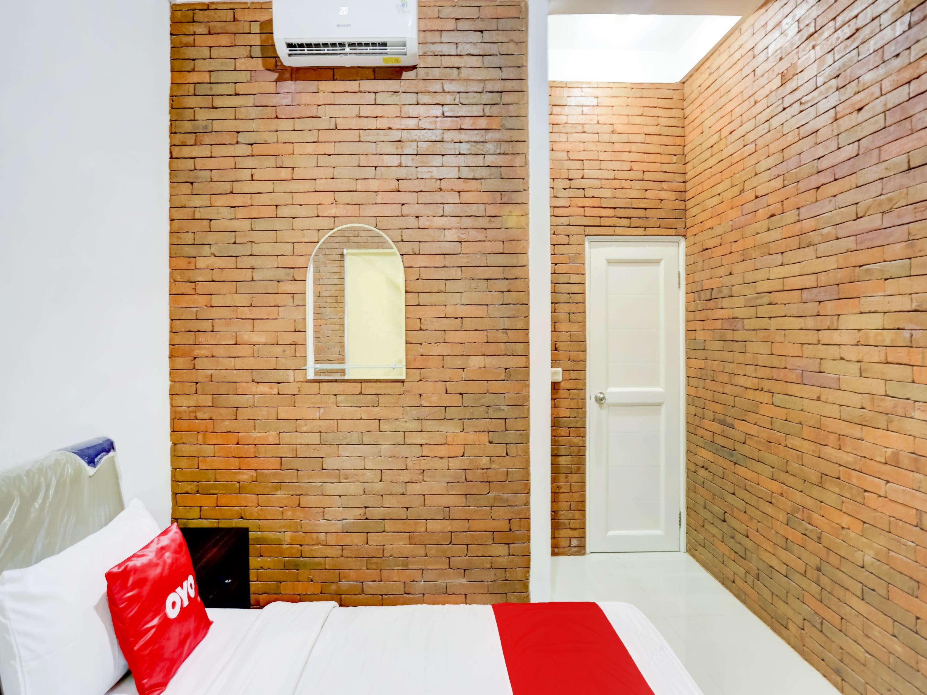 Oyo 90066 Tobana Pejaten House Jakarta Buitenkant foto
