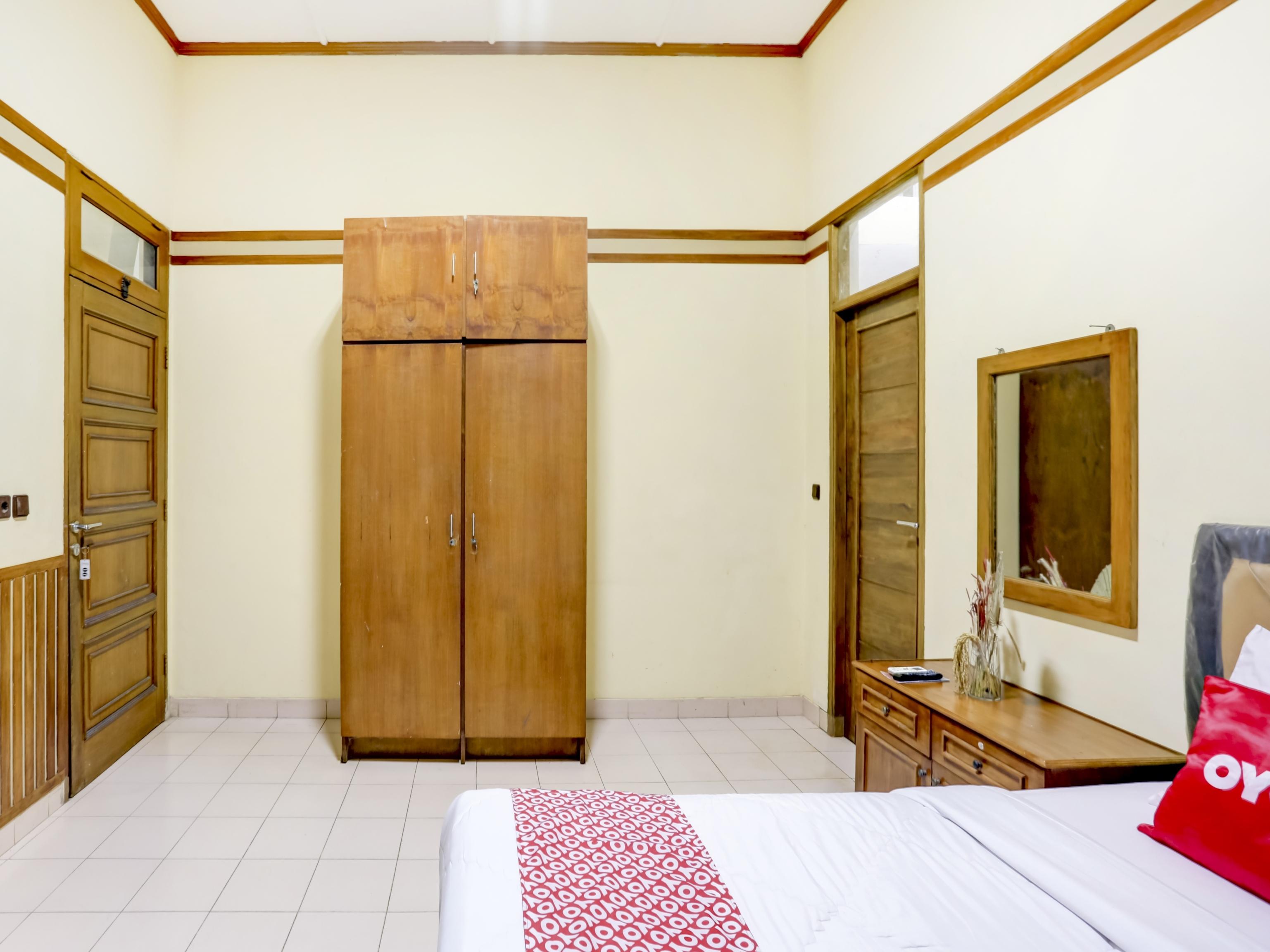Oyo 90066 Tobana Pejaten House Jakarta Buitenkant foto