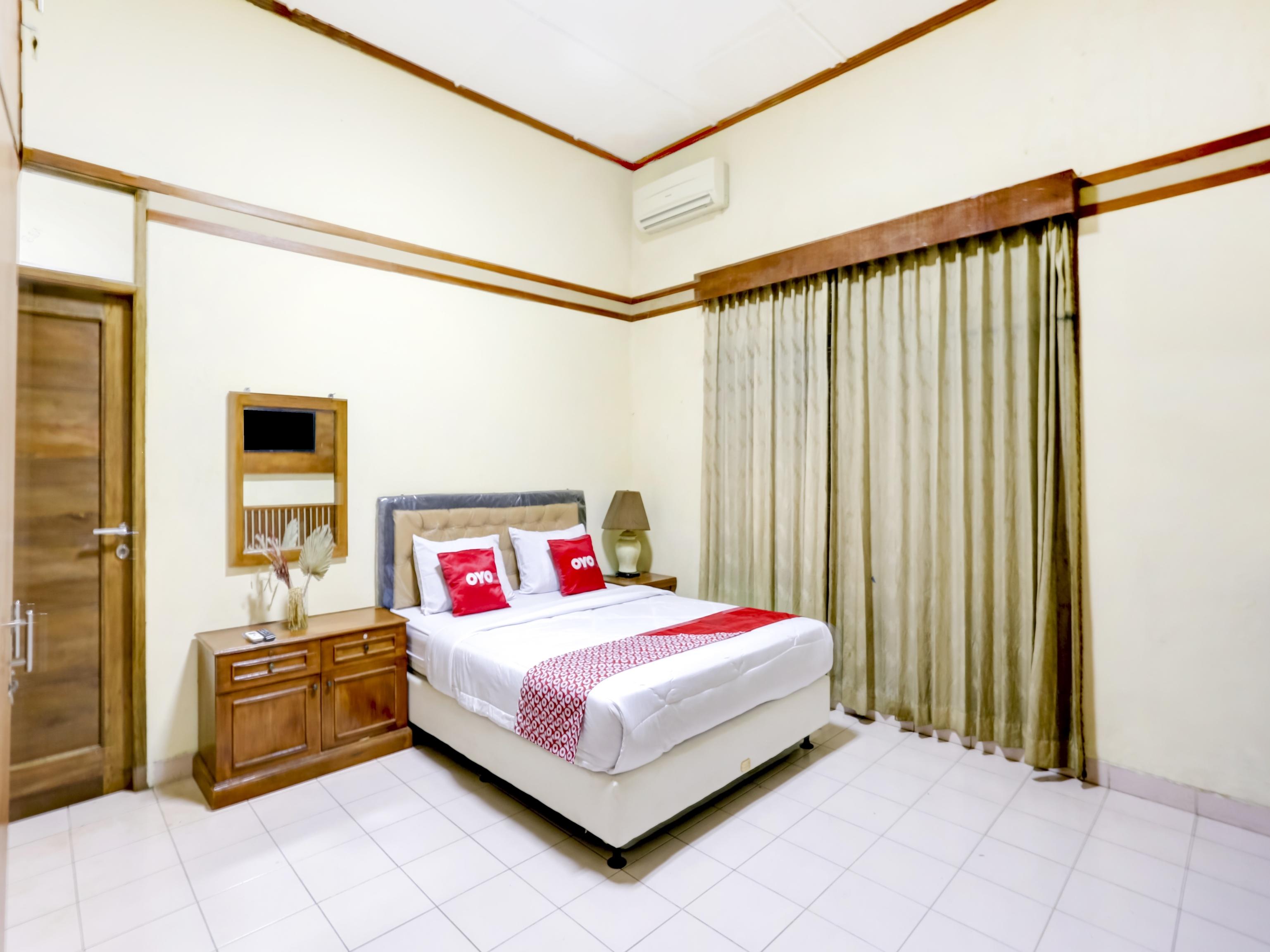 Oyo 90066 Tobana Pejaten House Jakarta Buitenkant foto