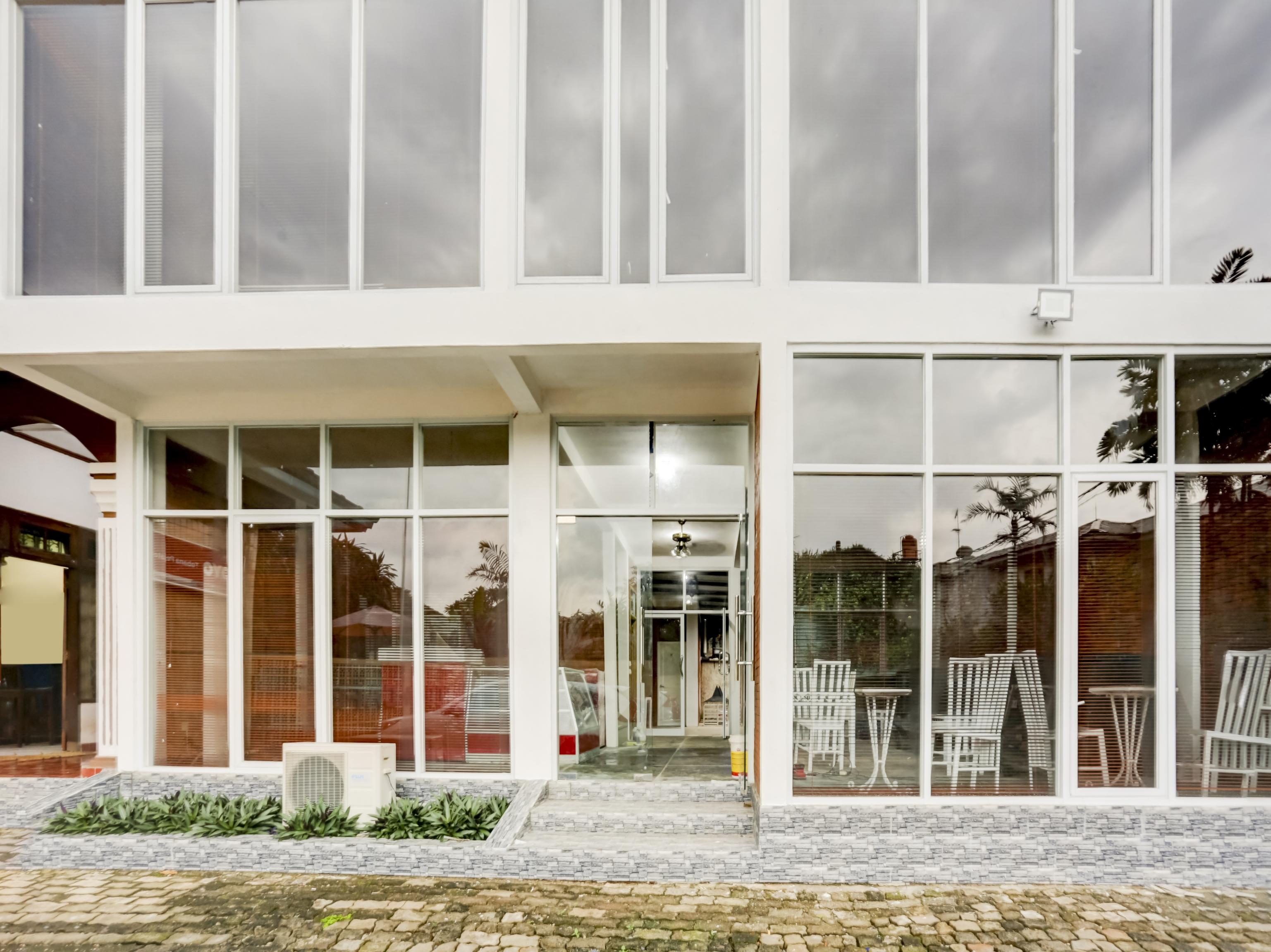 Oyo 90066 Tobana Pejaten House Jakarta Buitenkant foto